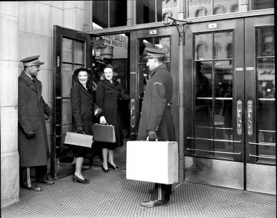 Pantlind Hotel Entrance