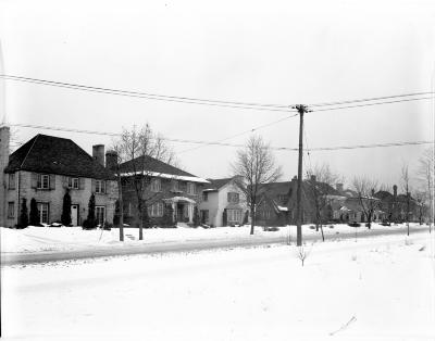 Houses on Iroquois Drive SE