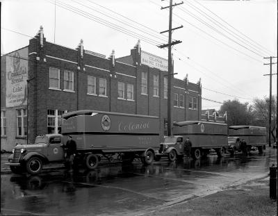 Colonial Bakery Co trucks