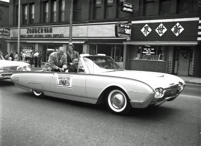 Gerald R. Ford in parade