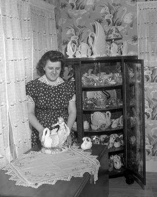 Mrs. Alfred Alderink, swan collection