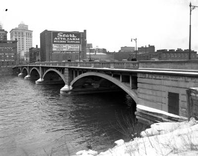 Pearl Street bridge