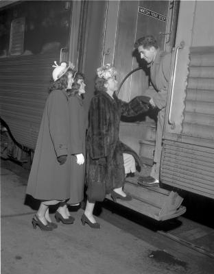 Snow Queen and mother at Depot