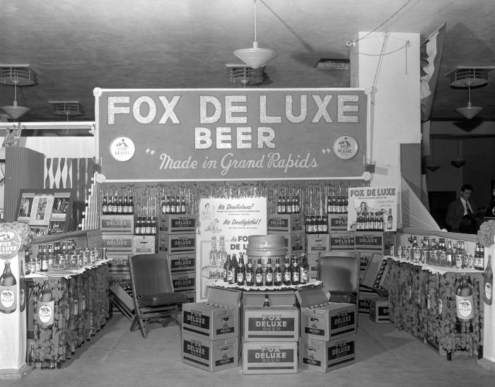 Fox Deluxe Brewing Co. display